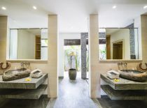Villa Abaca Kadek, Guest Bathroom 1